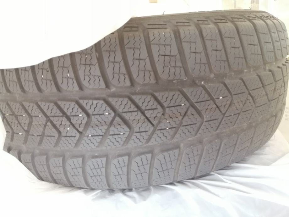 Pirelli gume 225 50 R17