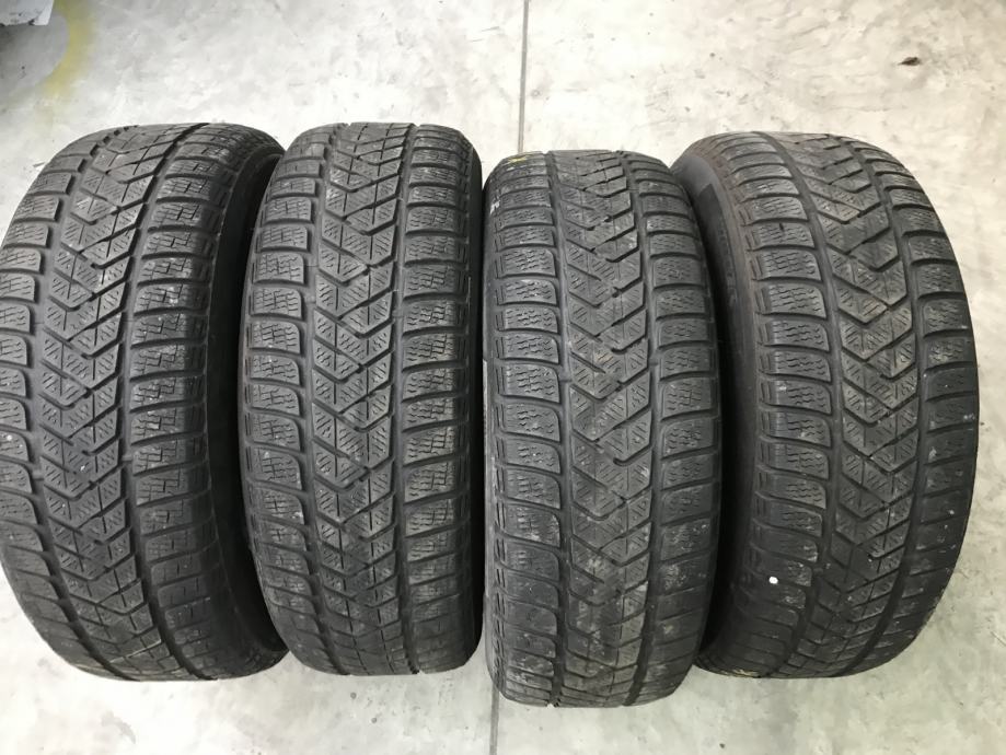 Pirelli Sottozero Winter 3 215/65R16 98H