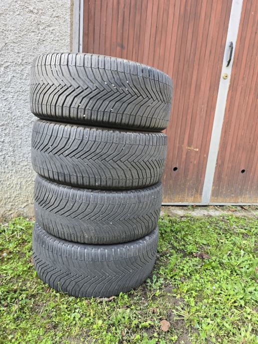 Prodajem Gume Michelin 235/40/18 Cjelogodišnja 4 kom.