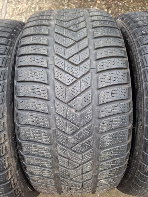 Rabljene zimske gume Pirelli 275/35/21 i 315/30/21 za Porsche Panameru