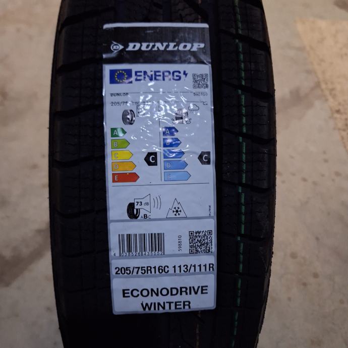 ZIMSKE GUME      DUNLOP     205 75 16 C       NOVO !!!!!!