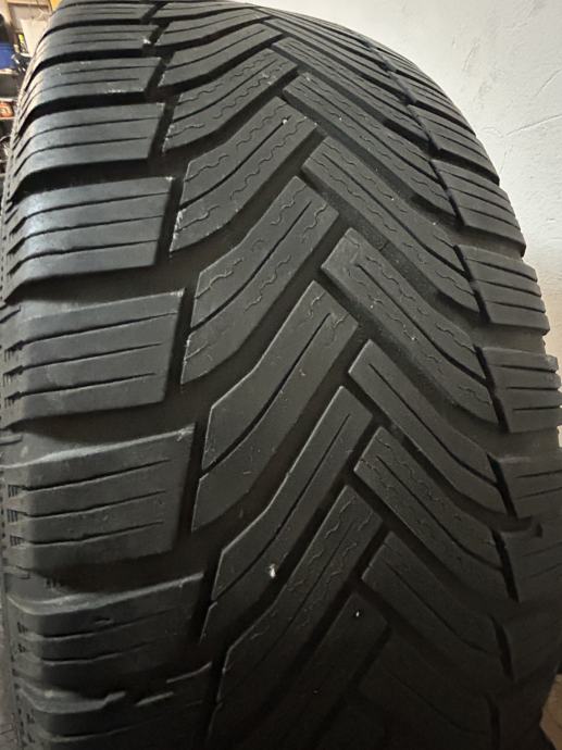 Zimske gume Michelin Alpin 6  215/45r17  / 2 komada