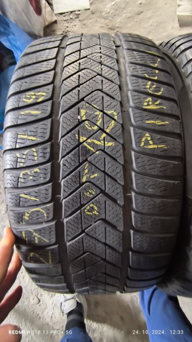 Zimske Gume PIRELLI 275/35 R19. Ripna 6.mm izvrsne (,Dve 60.eur)