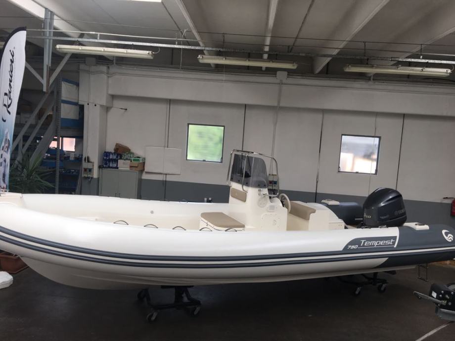 CAPELLI 750 TEMPEST i YAMAHA 250 HP  NOVO