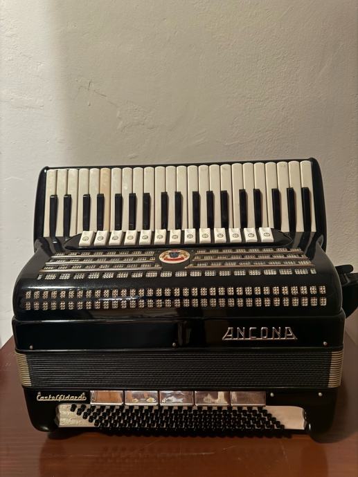 ANCONA 4gl harmonika 120b 1100€