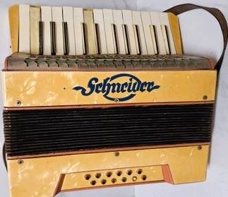 antique harmonika  iz 1930.godine