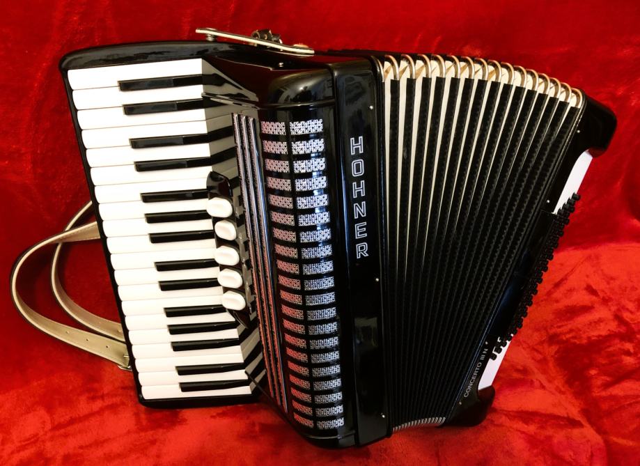 Hohner Concerto III N 72 bas, 5 prim+2 bas reg., kao nova, SERVISIRANA