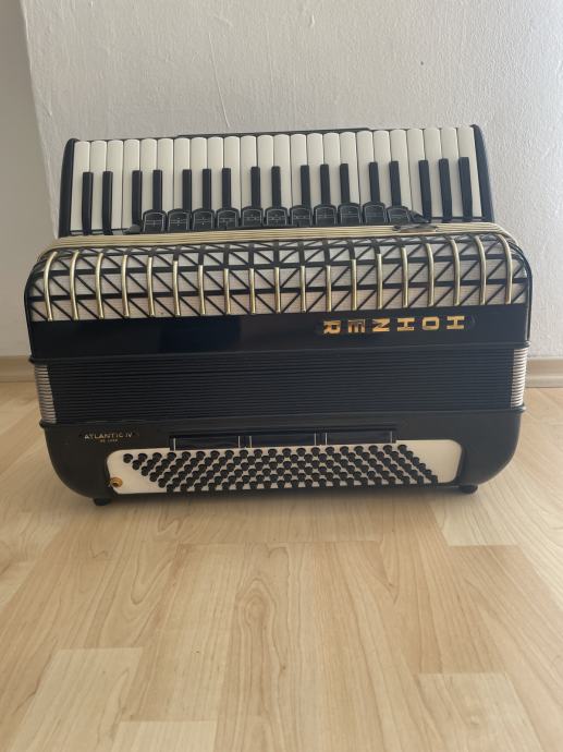 Prodajem Harmoniku HOHNER ATLANTIK 4