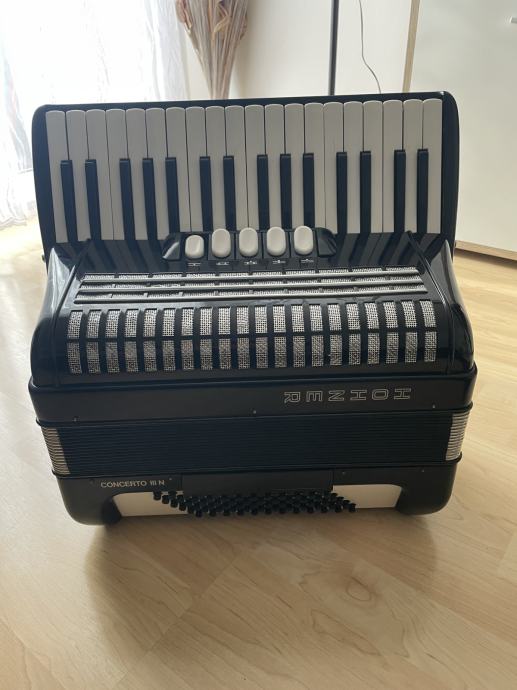 Prodajem harmoniku Hohner