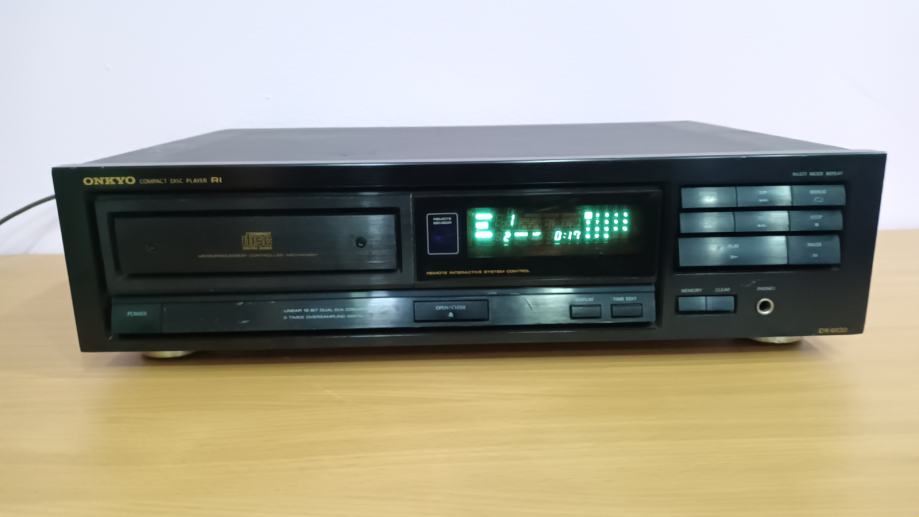 CD player ONKYO  DX-6630