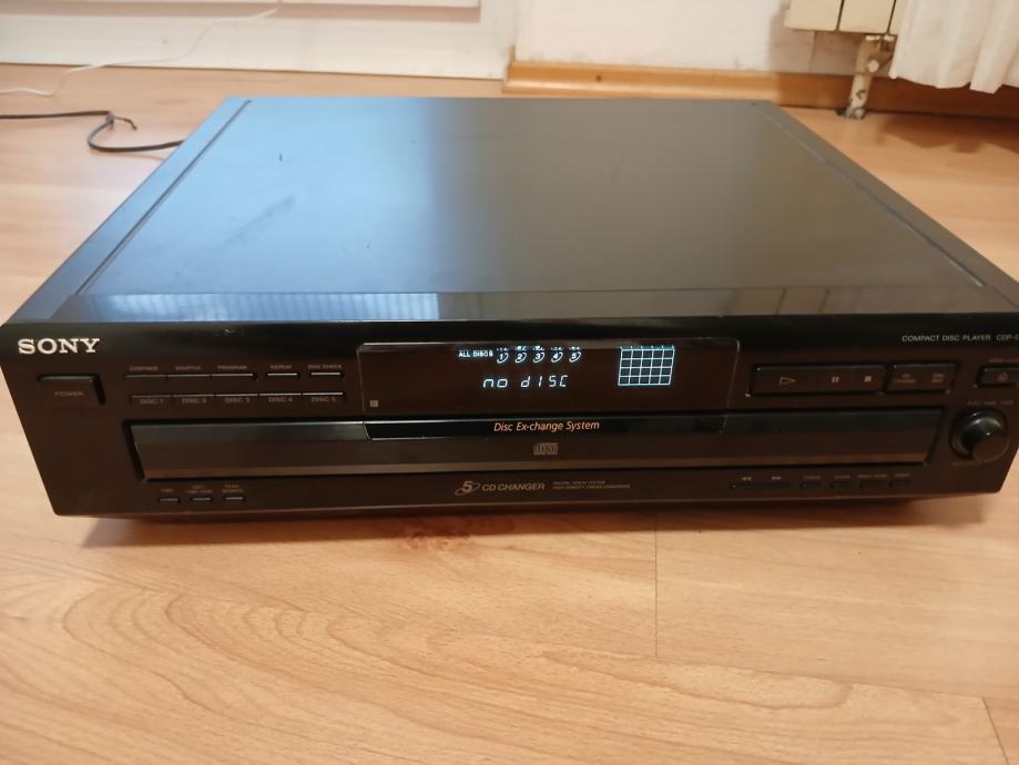 CD player Sony CDP-CE315 sa 5 diskova