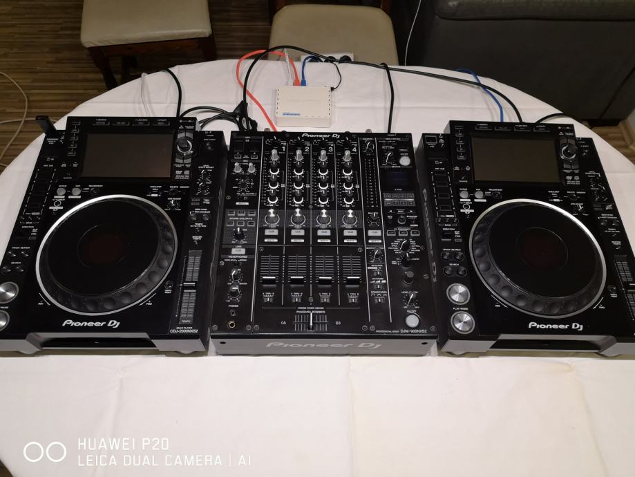 Pioneer DJ set: 1x DJM 900 NXS2 & 2x CDJ 2000 NXS2