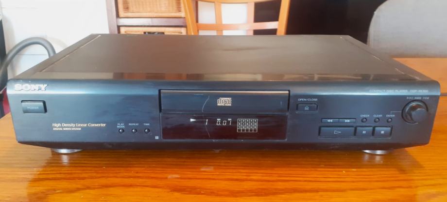 SONY CD player CDP-XE 300