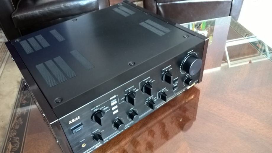 Akai AM-95 "Reference Master" - 2 x 320 W@ 2Ω - 25kg