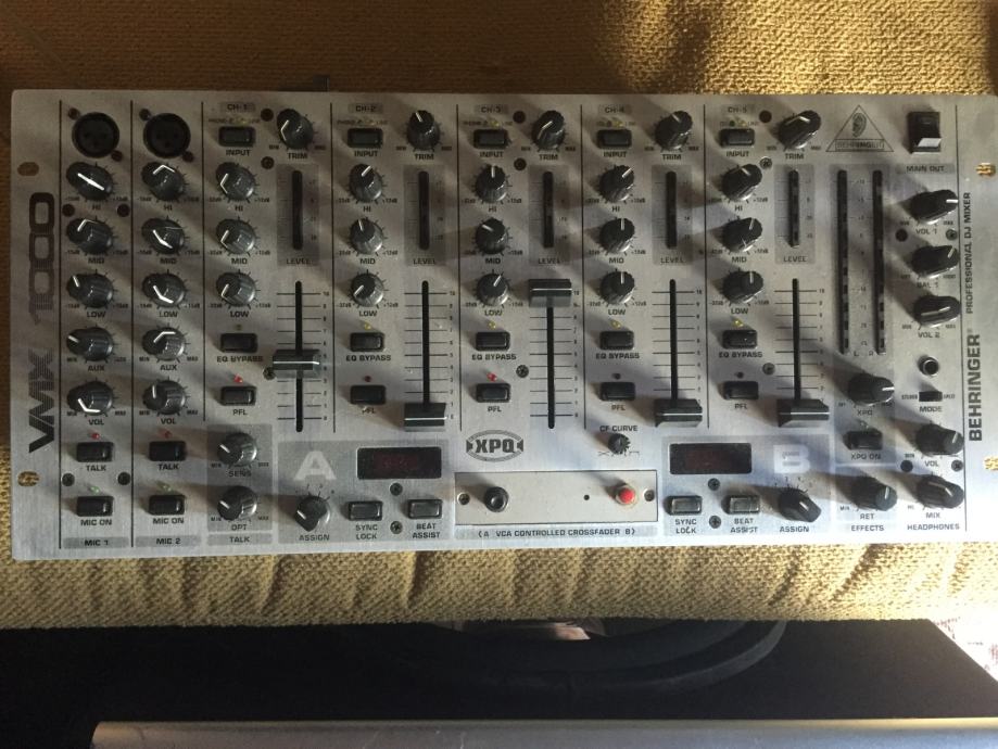 Behringer Pro Mixer VMX1000