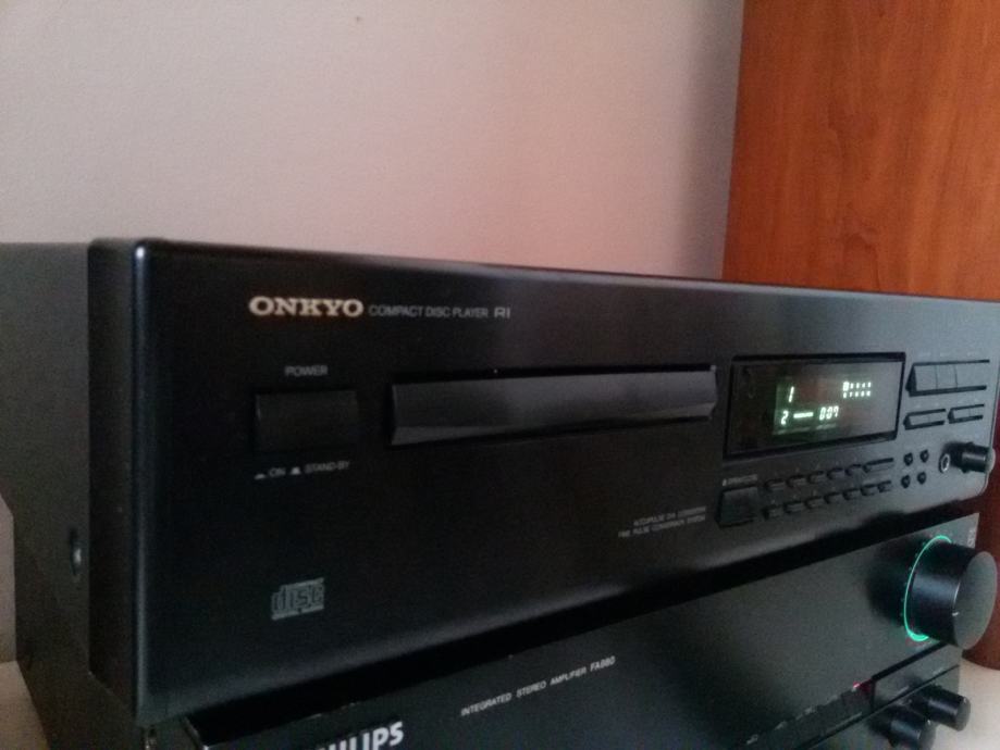 onkyo cd player skipping