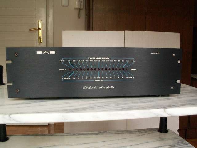 SAE 3100 Amplifier