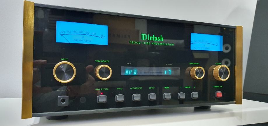 MCINTOSH C2300 TUBE PREAMPLIFIER