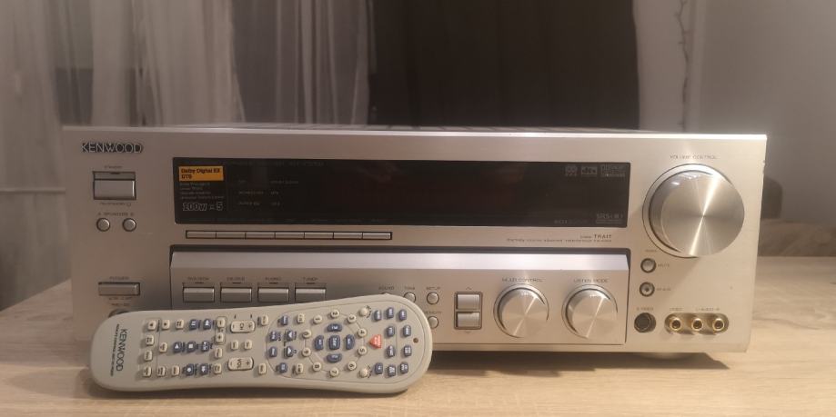 Kenwood KRF-V7070D Audio Video Surround Receiver.