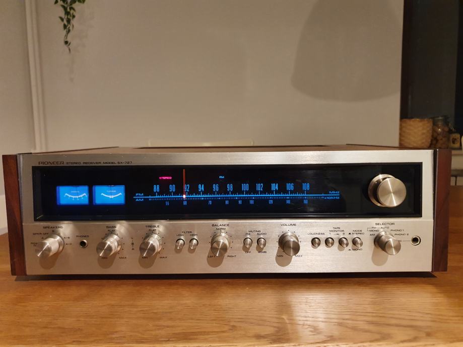 Pioneer SX-727 vintage receiver