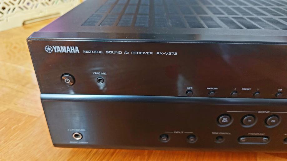 Receiver YAMAHA RXV373