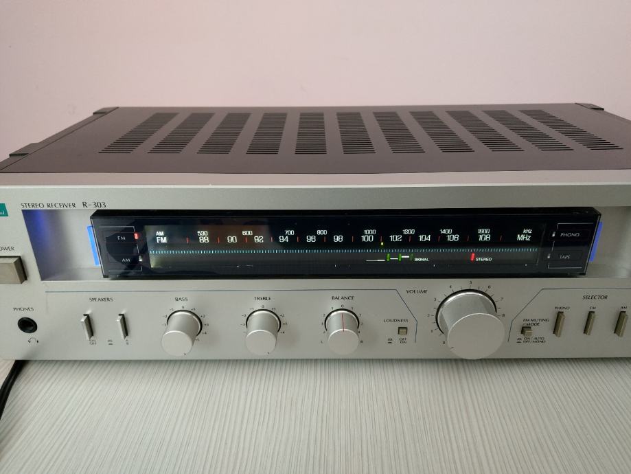 Sansui receiver R-303