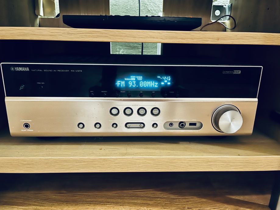 Yamaha receiver RX-V373