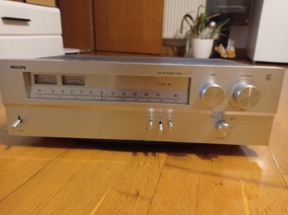 TUNER PHILIPS VINTAGE sa ugrađenim pojačalom