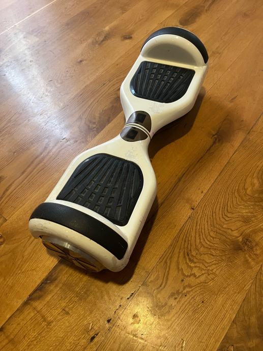 pametni hoverboard + odgovarajuci 3-metarski punjac