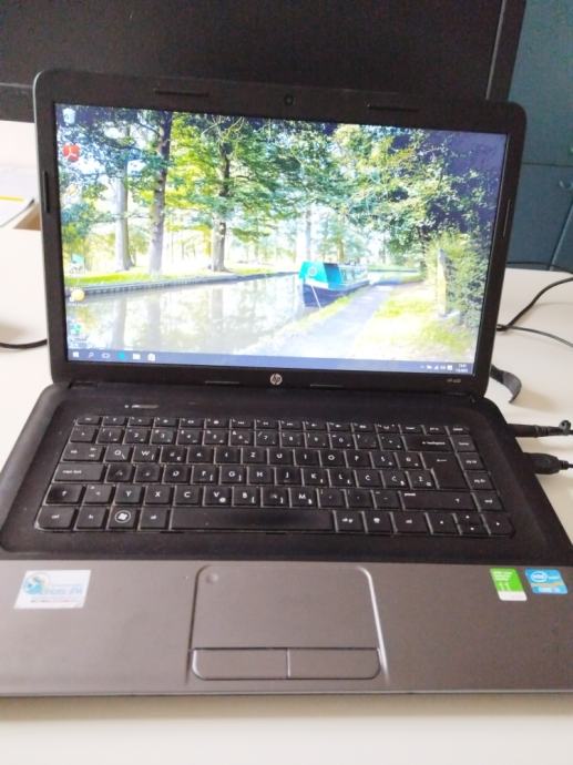 Prodajem Laptop HP Corei3 4 jezgre , 8 gb rama Odličan Hitno!!!