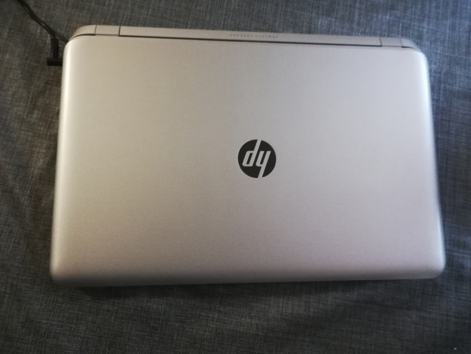 Prodajem laptop hp pavilion 17- f050sm