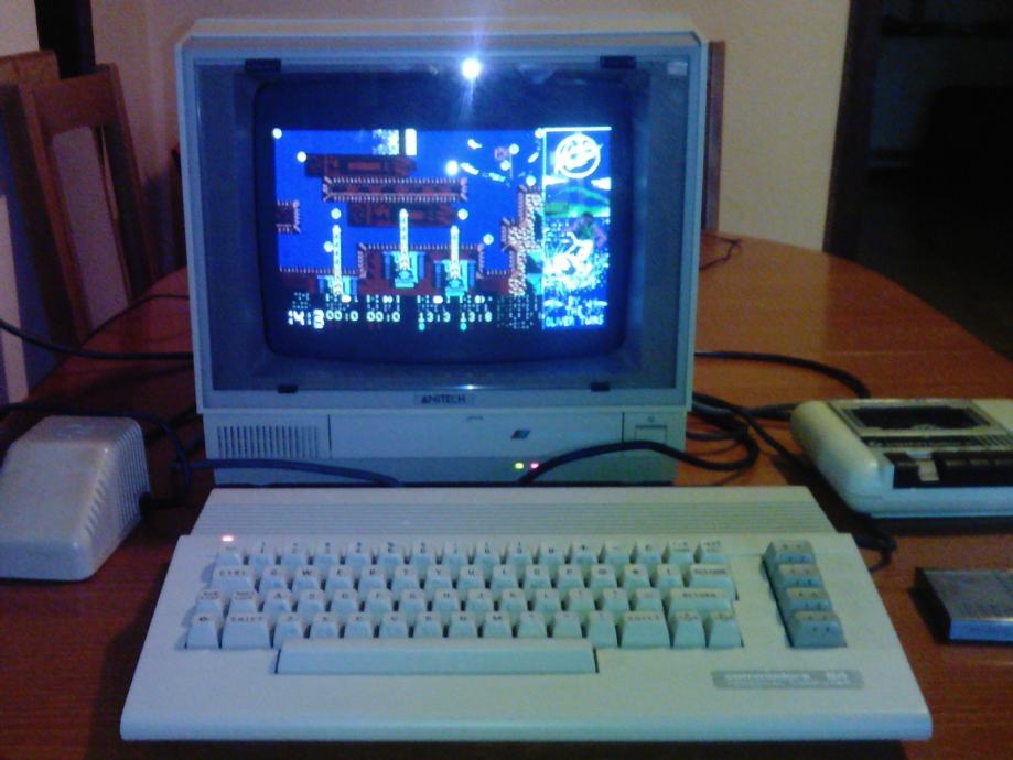 COMMODORE 64, ANITECH COLOR MONITOR, COMMODORE KAZETOFON I NAPAJANJE