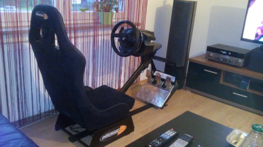 Playseat Revolution