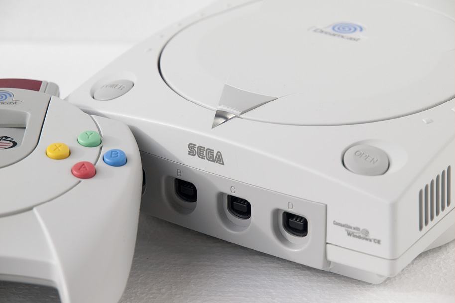 Sega Dreamcast Komplet Sa Igricama