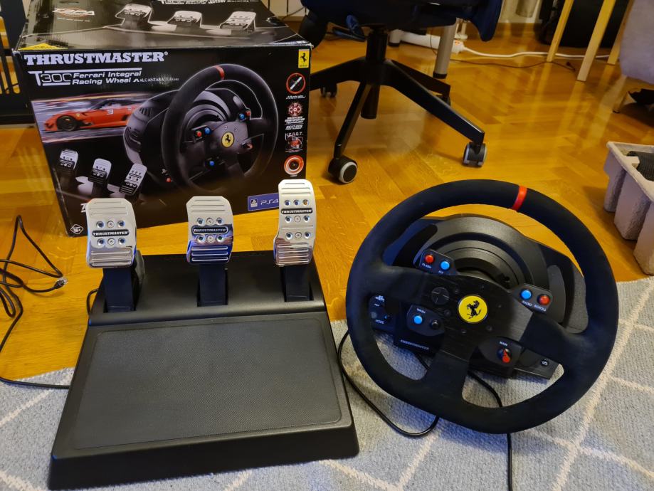 Thrustmaster T300 con corona in Alcantara e T3PA - Console e Videogiochi In  vendita a Lecce