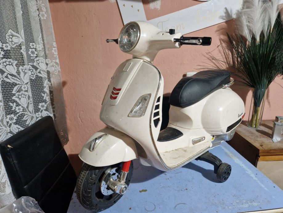 Dječji motor na baterije VESPA