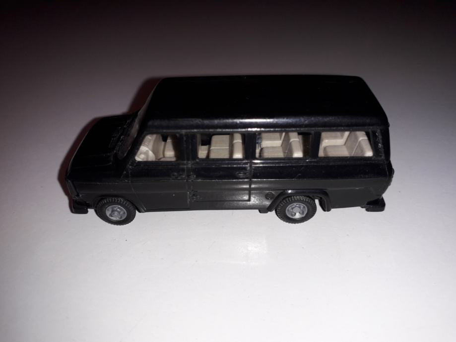 FORD TRANSIT PRALINE W. GERMANY 1:87