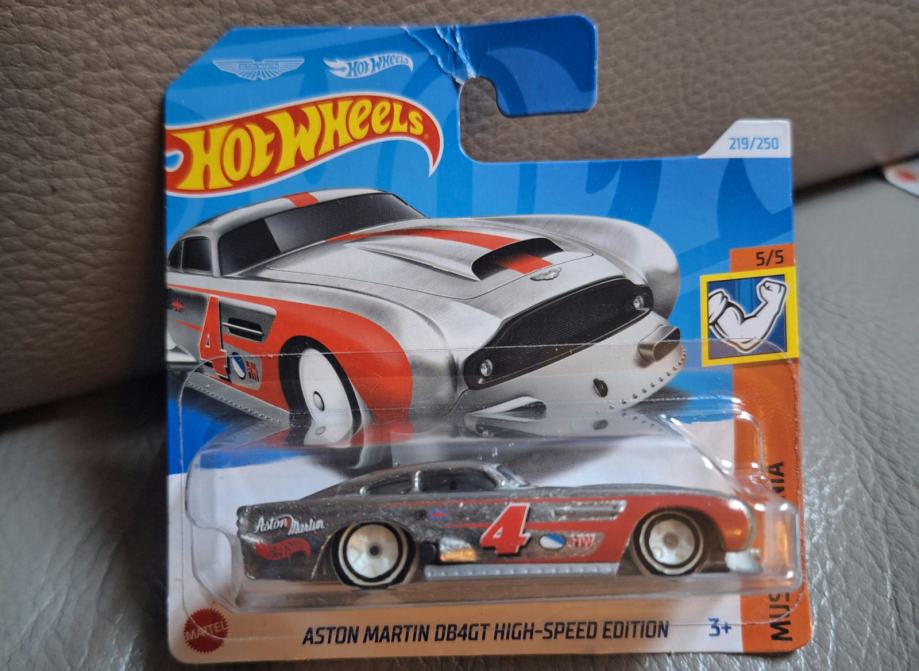 Hot Wheels * Aston Martin DB4GT