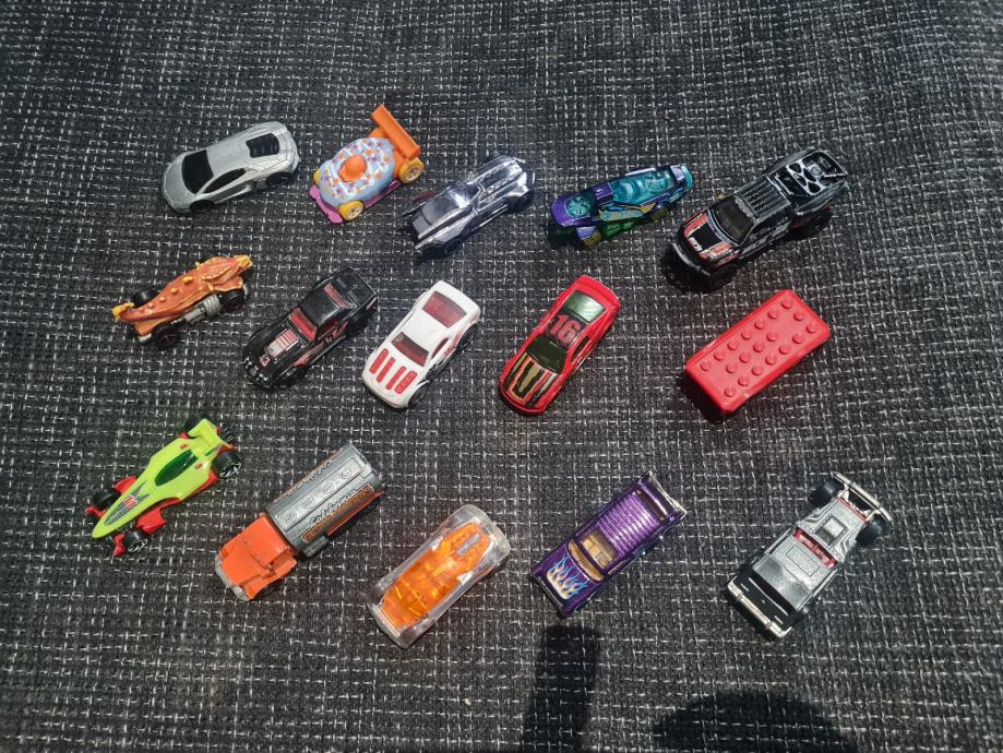 Hot wheels lot autića