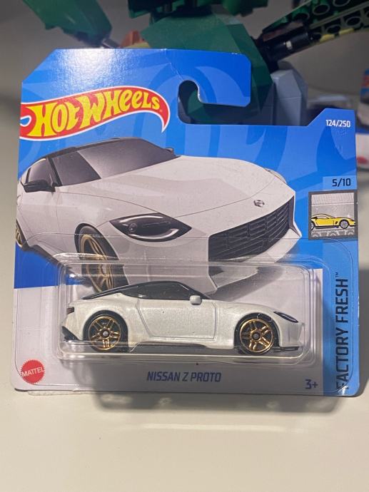 Hot wheels nissan z proto