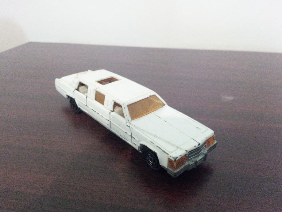 Majorette limuzina Cadillac