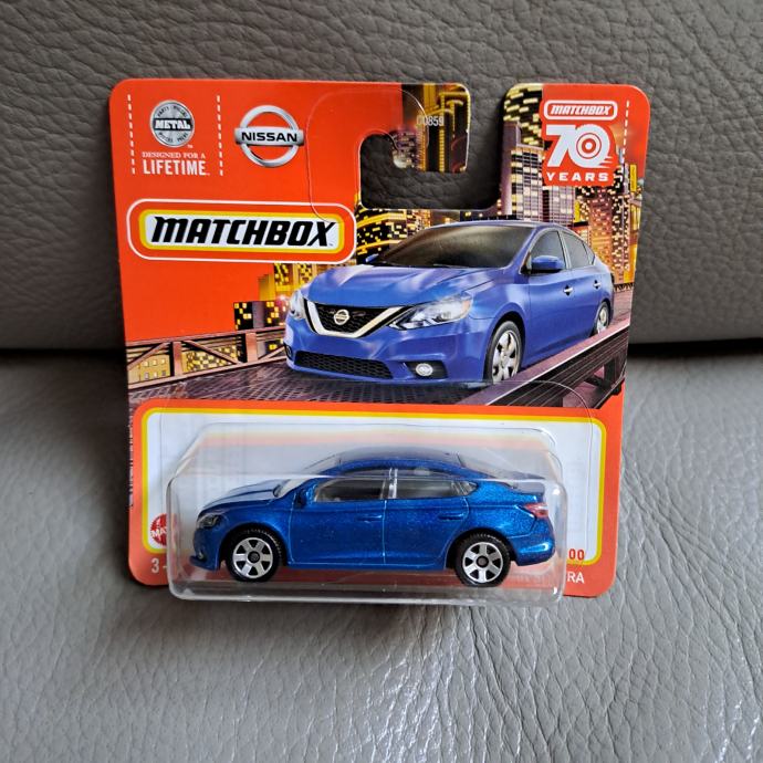 Matchbox ☆ 2016 Nissan Sentra