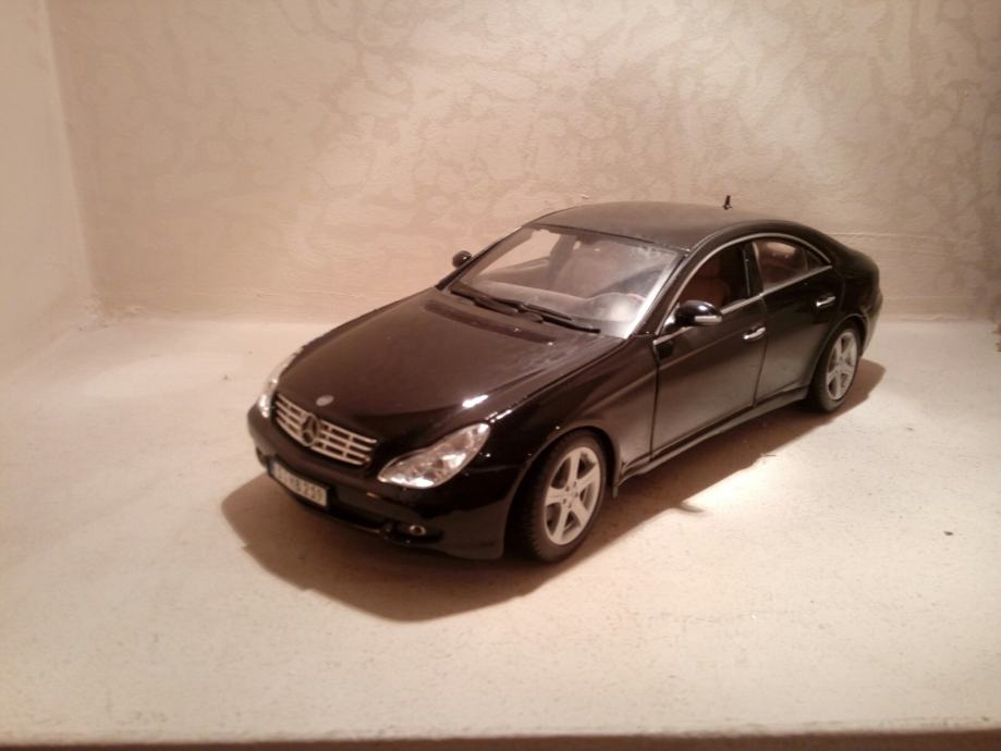 Mercedes Benc CLS skala 1/18