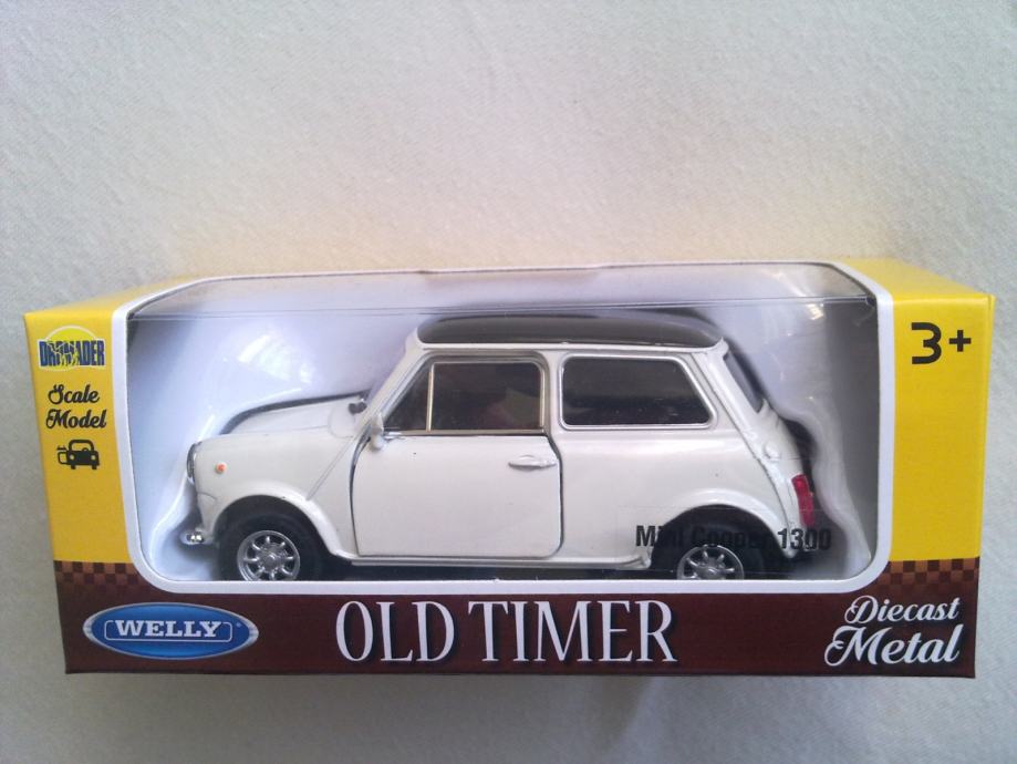 MINI COOPER 1300 BIJELI oldtimer autić igračka model (NOVO) WELLY 1:32