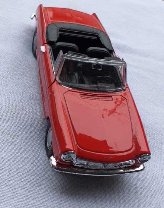 PEUGEOT 404 1/43