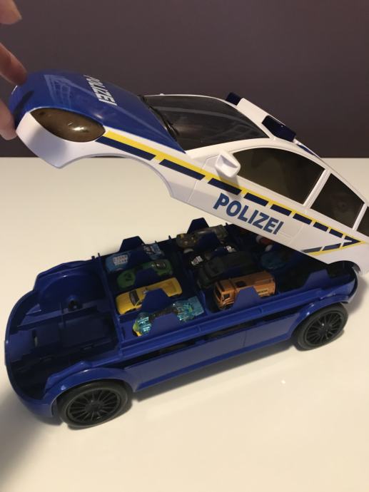 Policijski auto