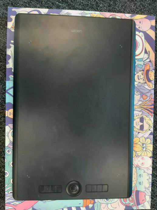 (13) Wacom Intuos PRO L  PTH-860