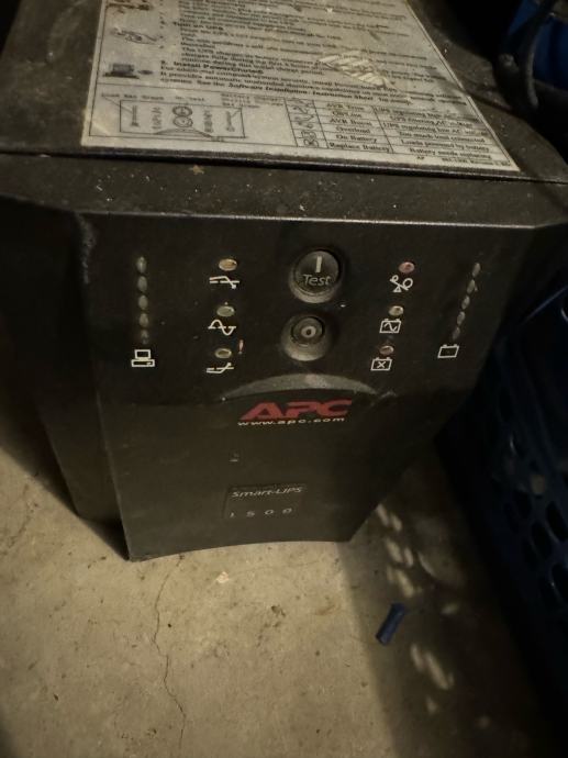 Apc 1500 UPS