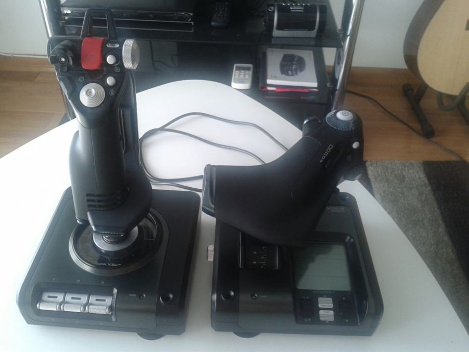 Saitek X52 PRO joystick