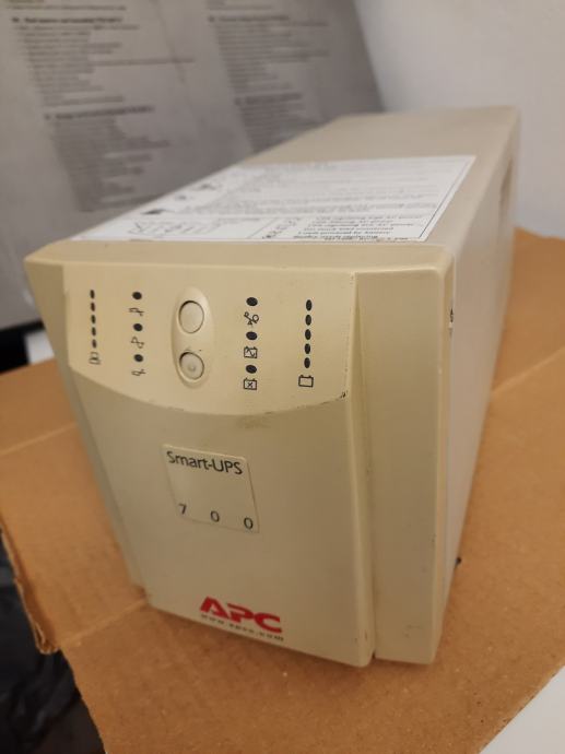 UPS  APC 700 Smart  (450 W) u Bjelovaru